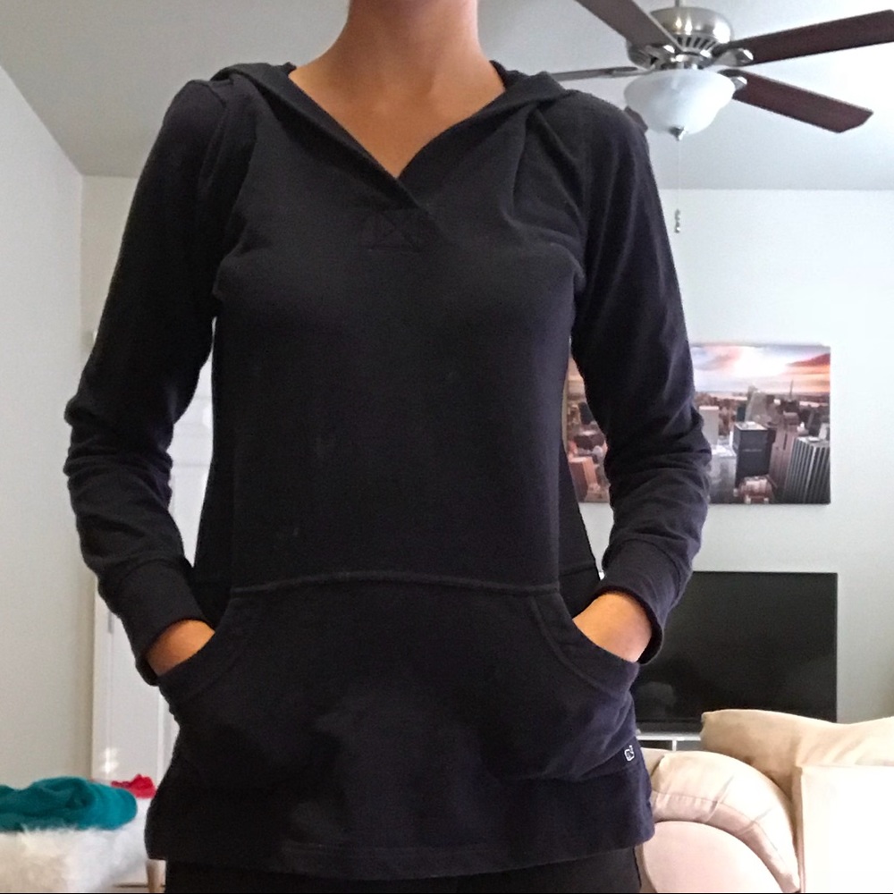 Vineyard vines hoodie!